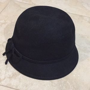 BNWT Black Hat with Bow Detail